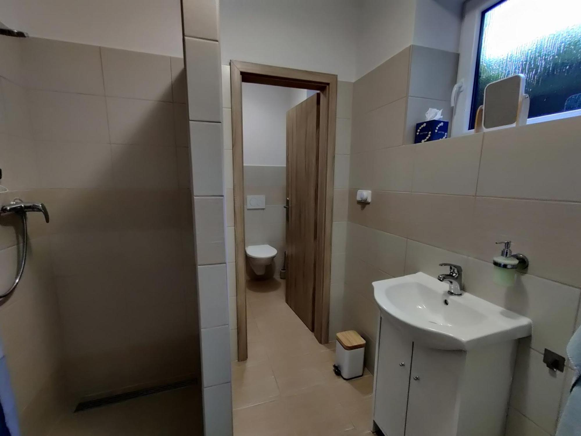 Apartman Pod Lipou - Samostatny Objekt Jaromer Bagian luar foto