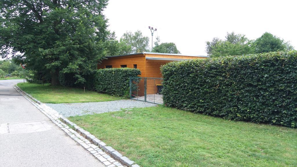 Apartman Pod Lipou - Samostatny Objekt Jaromer Bagian luar foto